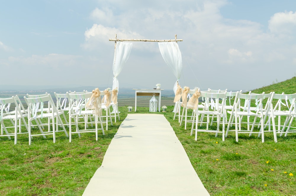 30 + Budget Friendly Simple Outdoor Wedding Aisle Decorations
