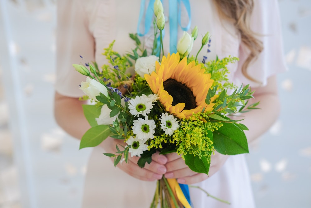 35 Bright & Happy Sunflower Themed Wedding Ideas