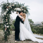 35 Green, Black, and White Wedding Ideas for Fall