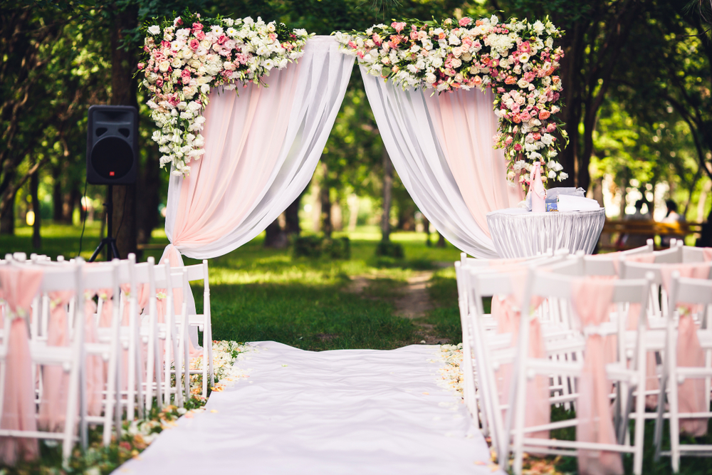 Cost of Renting Lounge Furniture For Your Wedding