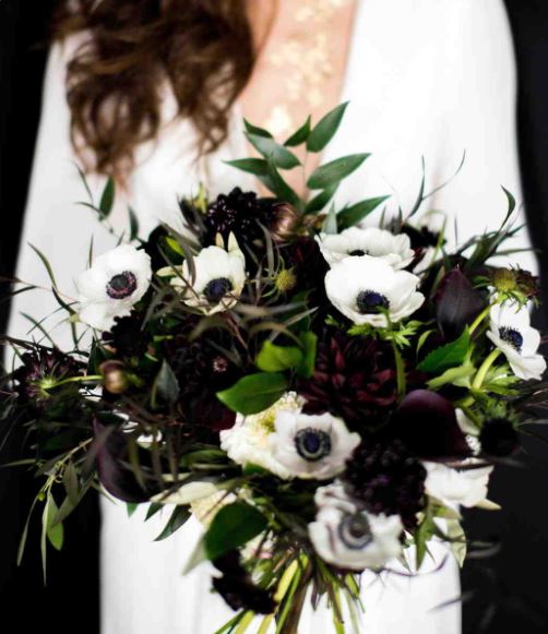 Green, Black, and White Wedding Flowers 4