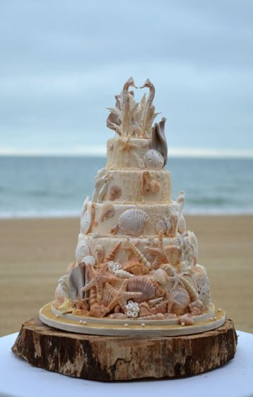 beach wedding cake 12